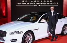 Trước VinFast, David Beckham từng có màn xuất hiện đẹp như tượng tạc trên sân khấu ra mắt này