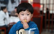 3 dấu hiệu cho thấy con bạn đang "thối não": Rất nguy hiểm chứ không phải trò đùa!