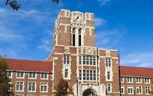 Khoe con học trường gần 190 triệu đồng/học kỳ, ông bố bất ngờ bị MXH chất vấn: "Có thật là yêu thương con không?"