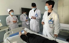 Người đàn ông cấp cứu giữa đêm vì uống thứ này trước khi ngủ: Bác sĩ cảnh báo “chứa chất độc mạnh”