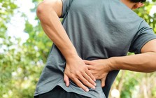 Chàng trai 20 tuổi bị đau lưng suốt 10 ngày, đi khám tại Bệnh viện Bạch Mai phát hiện ung thư đã di căn khắp cơ thể