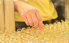 Liên tục đi xuống, giá vàng có thể rơi về mốc 100 triệu đồng/lượng?