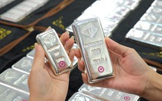 Giá bạc bật tăng mạnh