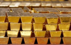 Giá vàng 10/1 vượt 4.500 USD/ounce