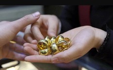 Giá vàng hôm nay 10/3: Người mua vàng nhẫn lỗ 3,5 triệu đồng/lượng sau 1 ngày