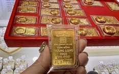 Giá vàng hôm nay 27/5: Tiếp tục thủng đáy, người mua mất gần 3 triệu đồng chỉ sau một tuần