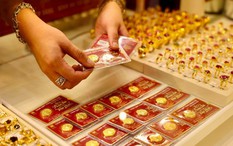 Giá vàng tăng dựng đứng trong sáng nay