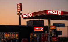 Cạm bẫy tiền số tại Circle K: Khi các cửa hàng tiện lợi trở thành điểm nóng lừa đảo với tổng thiệt hại hơn 330 triệu USD năm 2025 tại Mỹ