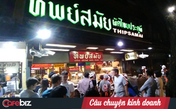 Triết lý kinh doanh đáng nể ở nơi bán món Pad Thai ngon nhất Bangkok, đưa quán ăn ven đường trở thành biểu tượng ẩm thực của cả Thái Lan Triết lý kinh doanh đáng nể ở nơi bán món Pad Thai ngon nhất Bangkok, đưa quán ăn ven đường trở thành biểu tượng ẩm thực của cả Thái Lan