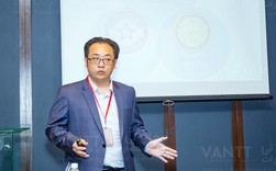 Chủ tịch VietCham Singapore: Cú tăng trưởng của blockchain sẽ gấp 10 lần so với quá trình bùng nổ Internet, nhưng hiện 90% giao dịch vẫn là phi chính thức Chủ tịch VietCham Singapore: Cú tăng trưởng của blockchain sẽ gấp 10 lần so với quá trình bùng nổ Internet, nhưng hiện 90% giao dịch vẫn là phi chính thức