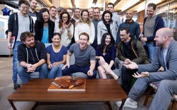 Mặc scandal chồng chất, uy tín công ty giảm thê thảm, nhân viên Facebook vẫn ‘một lòng một dạ’ với Mark Zuckerberg Mặc scandal chồng chất, uy tín công ty giảm thê thảm, nhân viên Facebook vẫn ‘một lòng một dạ’ với Mark Zuckerberg