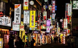 Câu chuyện đau thương đằng sau những quán gà Hàn Quốc: Đời sống vật chất và trọng hình thức đang tàn phá cả nền kinh tế lẫn xã hội