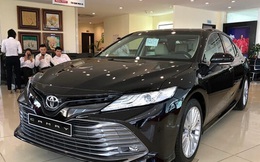 Thua đau Vinfast Lux, “tượng đài” sedan Toyota Camry, Mazda 6 giảm giá tới 50 triệu