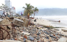 Ảnh: Cận cảnh bãi biển "đẹp nhất hành tinh" tan hoang, xơ xác sau bão số 13