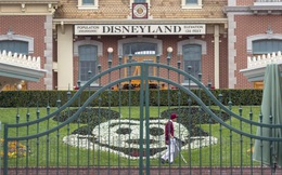 Các công viên chủ đề kiệt quệ vì Covid-19, Disney sa thải thêm 32.000 nhân viên