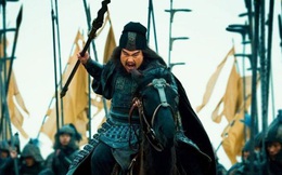 Bị 8 đại tướng của Tào Tháo bao vây, Trương Phi chỉ có đường chết, dựa vào đâu mà ông có thể thoát nạn dễ dàng?