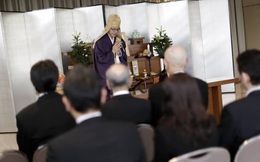 Nhật Bản: Xu hướng tang lễ nhỏ gọn với chi phí thấp và hình thức phúng điếu trực tuyến lên ngôi mùa dịch