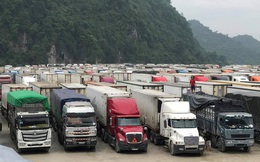 Hàng nghìn xe nông sản ùn ứ ở Lạng Sơn