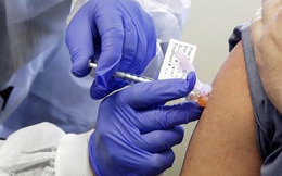 Chuyên gia hàng đầu của WHO cảnh báo: Không nên quá trông đợi vào vaccine ngừa COVID-19