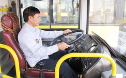 Hàng nghìn lái, phụ xe buýt bị giảm 50% thu nhập
