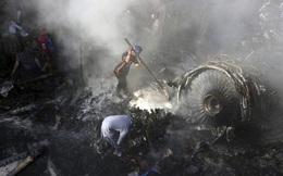 Tiết lộ nội dung cuộc gọi cuối cùng của phi công trước khi máy bay Pakistan chở hơn 100 người lao xuống khu dân cư
