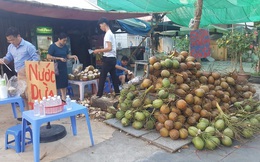 Kinh doanh giải khát ở vỉa hè Hà Nội ”hốt bạc” mùa nắng nóng