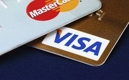 Các ngân hàng tiếp tục kêu gọi Visa và Mastercard miễn, giảm phí