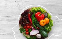 7 loại thực phẩm phổ biến gây hại cho não
