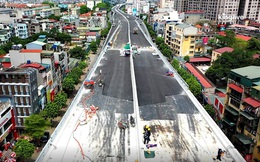 Đường Vành đai 2 trên cao từ góc máy flycam: Đoạn Ngã Tư Sở - Vọng gần hoàn thiện, mặt đường đã trải asphalt