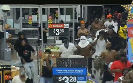 Mỹ: Hàng trăm người lao vào đập phá siêu thị, cướp đồ tự nhiên "như chốn không người"