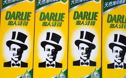 Colgate xem xét bỏ bao bì kem đánh răng 'Ông Tây đen'