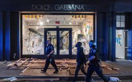 Hàng loạt cửa hàng xa xỉ bị cướp bóc, New York áp lệnh giới nghiêm từ 20h