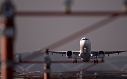 Mở cửa đón các hãng hàng không nước ngoài, Trung Quốc đã nhượng bộ sau khi bị Mỹ cấm bay?