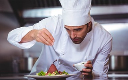 Tại sao bếp trưởng nhà hàng, khách sạn lớn thường là nam giới?