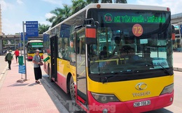 Cận cảnh tuyến xe buýt doanh nghiệp 'dọa' dừng hoạt động ở Hà Nội