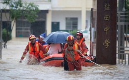 Trung Quốc cảnh bảo đỏ vì mưa lũ, Mỹ cũng phải ‘chịu trận’