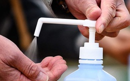 FDA Hoa Kỳ cảnh báo 77 nhãn hiệu nước rửa tay có chứa methanol gây độc hại cho sức khoẻ!