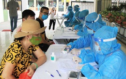 Gần 54.000 người về từ Đà Nẵng, các điểm test nhanh COVID-19 ở Hà Nội quá tải