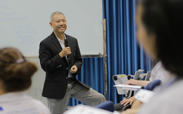 "Giáo sư quần đùi" Trương Nguyện Thành và cách giáo dục Cha Voi: Đừng bắt con cố làm đúng, cứ để con tự trải nghiệm và sửa sai