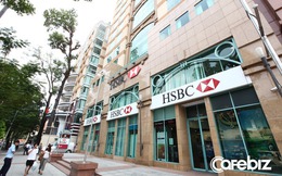 Sếp HSBC nói về ngành ngân hàng hậu Covid: Lượng giao dịch viên giảm, phòng giao dịch sẽ giống phòng chờ dịch vụ, với chỗ ngồi ấm cúng phù hợp cho trò chuyện riêng tư