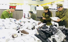 Thu giữ thêm hơn 5.000 sản phẩm giả thương hiệu nổi tiếng tại cửa hàng thời trang AE Shop Việt Nam, cơ sở Hà Nội và Bắc Giang