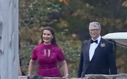 Khoảnh khắc tỷ phú Bill Gates và vợ cũ chung bước đặc biệt nhất trong đám cưới xa hoa của con gái