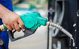 Giá xăng tăng mạnh gần 1.500 đồng/lít, lên mức cao nhất trong hơn 7 năm