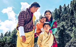 Đăng ảnh kỷ niệm 10 năm ngày cưới, Hoàng hậu "vạn người mê" Bhutan khiến dư luận phát sốt với vẻ ngoại hình hiện tại