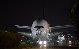 Hai gã khổng lồ Airbus A380 bị kéo đi "xẻ thịt" khi mới hơn 10 tuổi: Chuỗi ngày bi thảm của "tượng đài" bắt đầu?