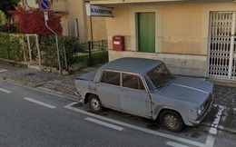Đỗ yên 1 chỗ trong gần 50 năm, chiếc xe cổ bỗng trở thành địa điểm du lịch nổi tiếng tại Ý