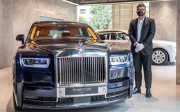 Thử làm khách VIP vào đại lý Rolls-Royce Việt Nam: Gửi xe 200.000 đồng, người ngoài không được tự ý mở cửa, ngồi thử xe gần 30 tỷ đồng