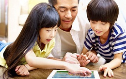 Chuyên gia giáo dục công nghệ tiết lộ: Cha mẹ thông minh đều hỏi 5 câu hỏi này trước khi thêm ứng dụng mới vào điện thoại của con, có vậy trẻ mới phát triển vượt bậc!