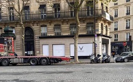 Lộ diện showroom VinFast đầu tiên tại Pháp: 3 mặt tiền ở Paris, vị trí đắc địa, sát đối thủ Tesla