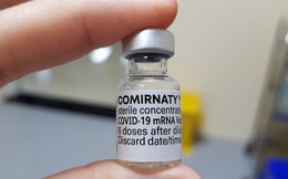 Không hiểu vì sao, việc công bố gia hạn 2 lô vắc xin ở VN lại vào "giờ chót" gây hiểu nhầm